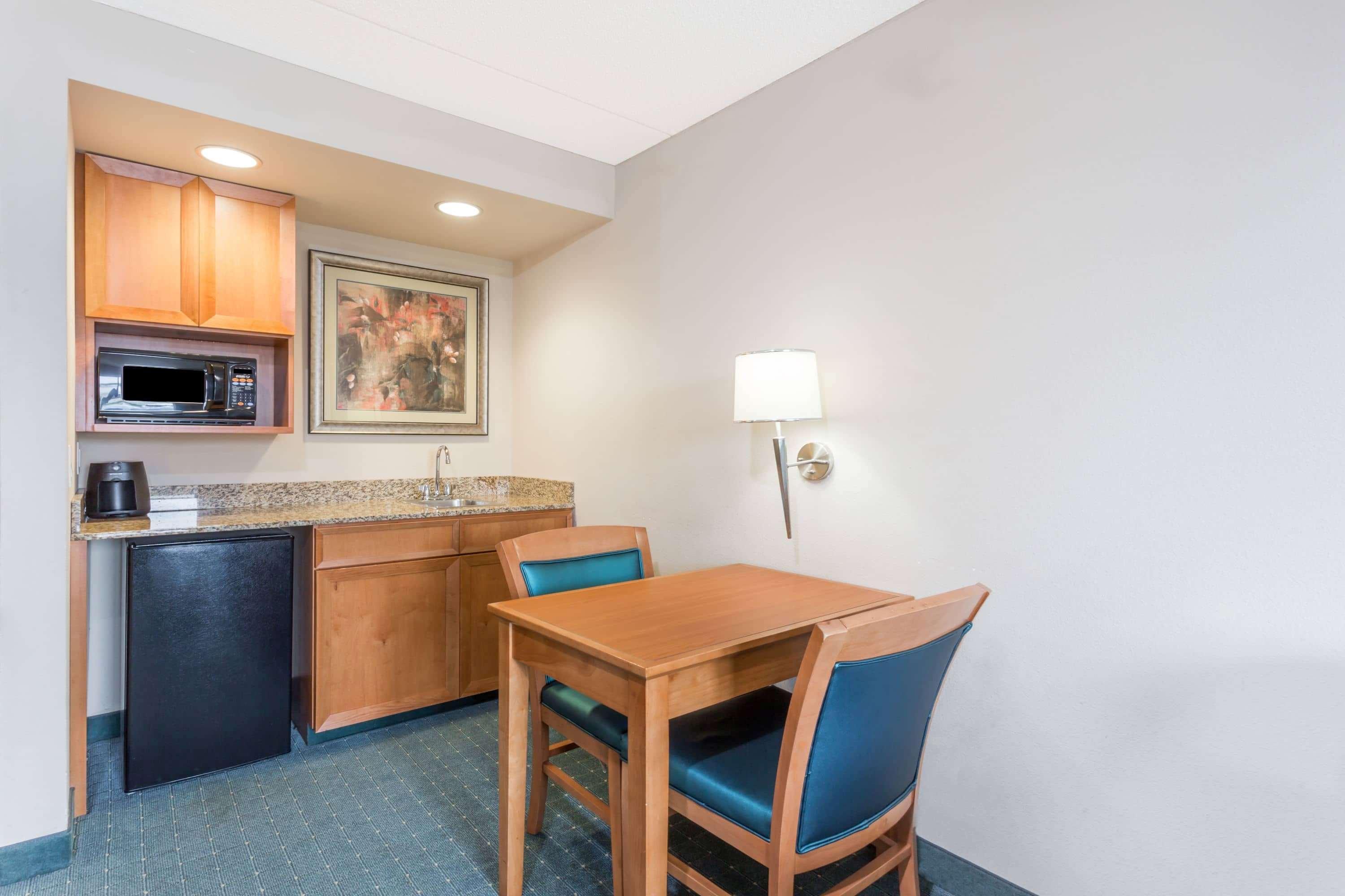 Wingate By Wyndham Richmond Short Pump Hotell Exteriör bild