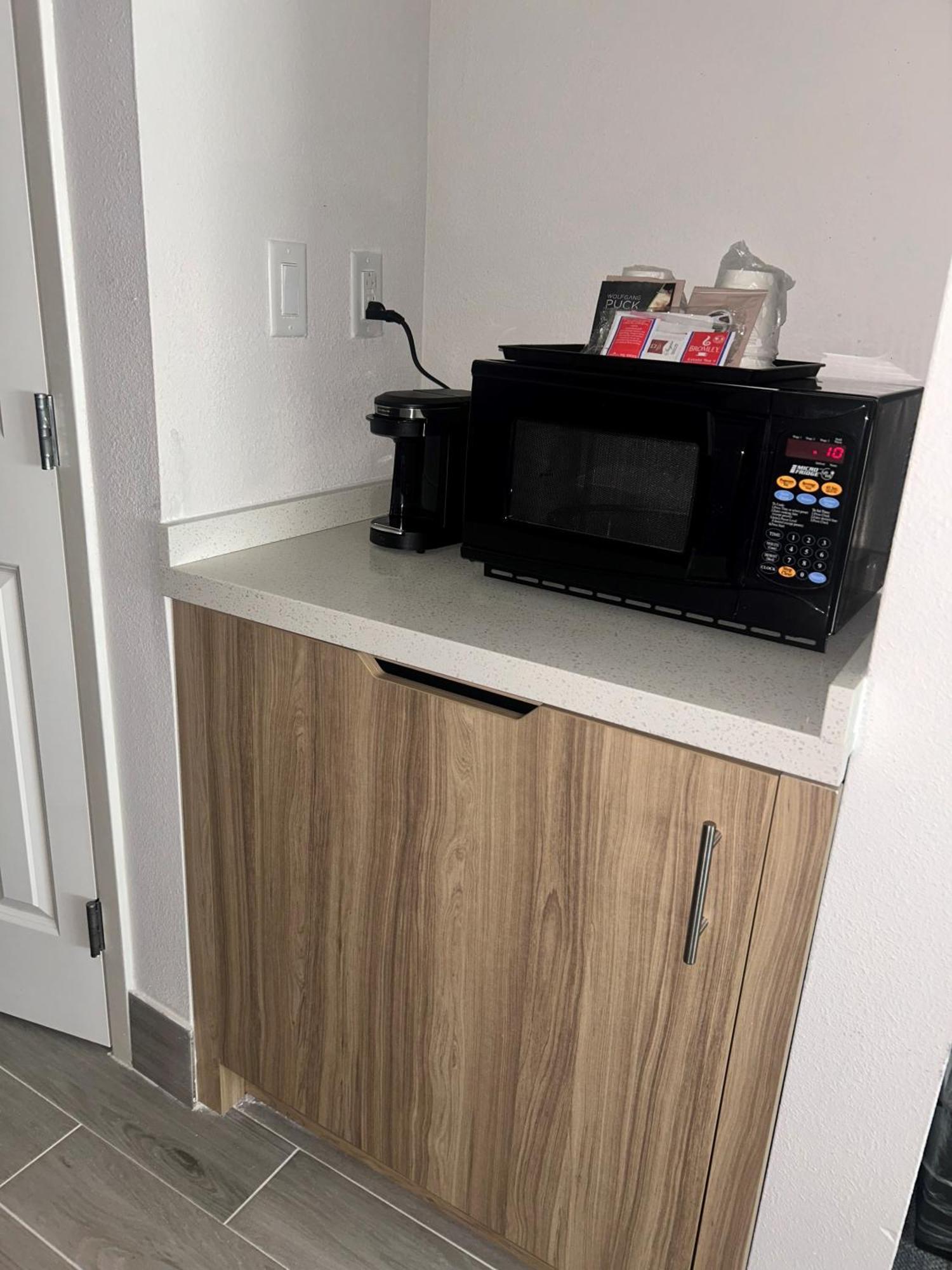 Wingate By Wyndham Richmond Short Pump Hotell Exteriör bild
